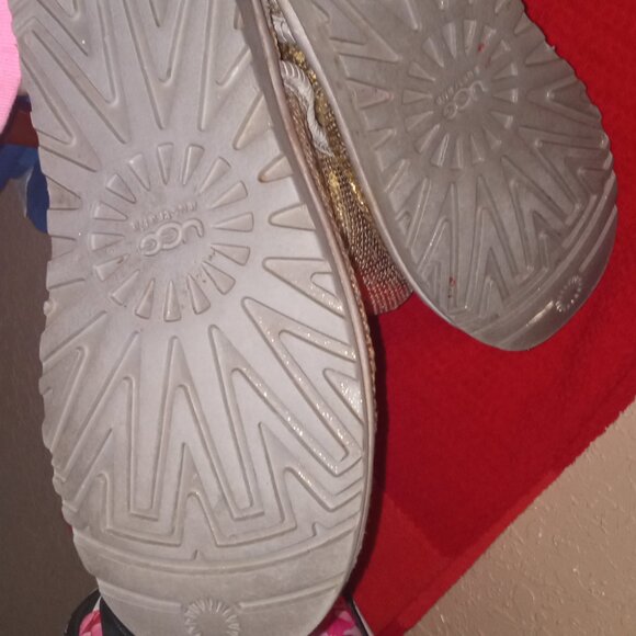 Brand new Gold sequins Ugh boots - Picture 4 of 6